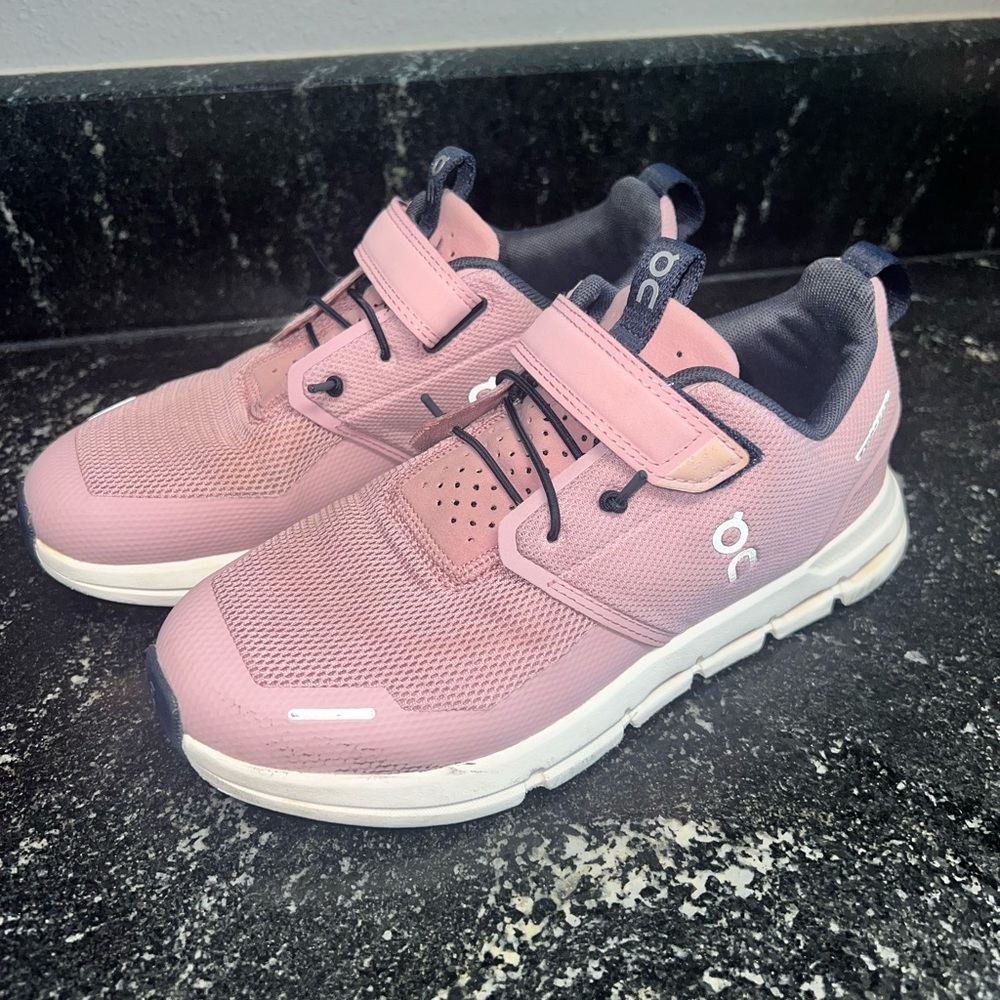 Youth On Cloud shoes
